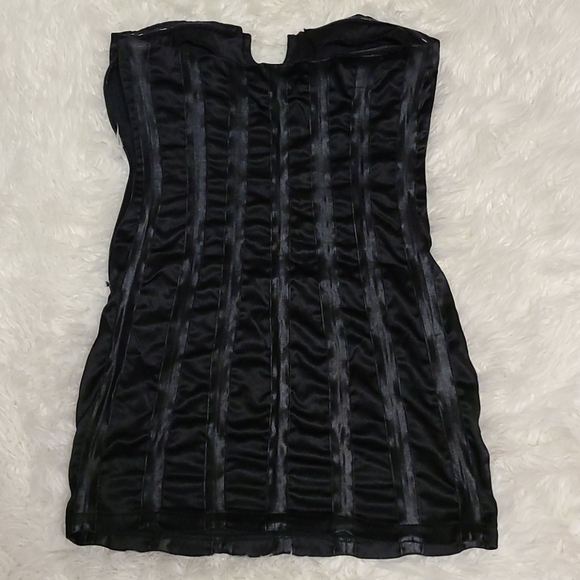 Clothes - Picture 2 of 4